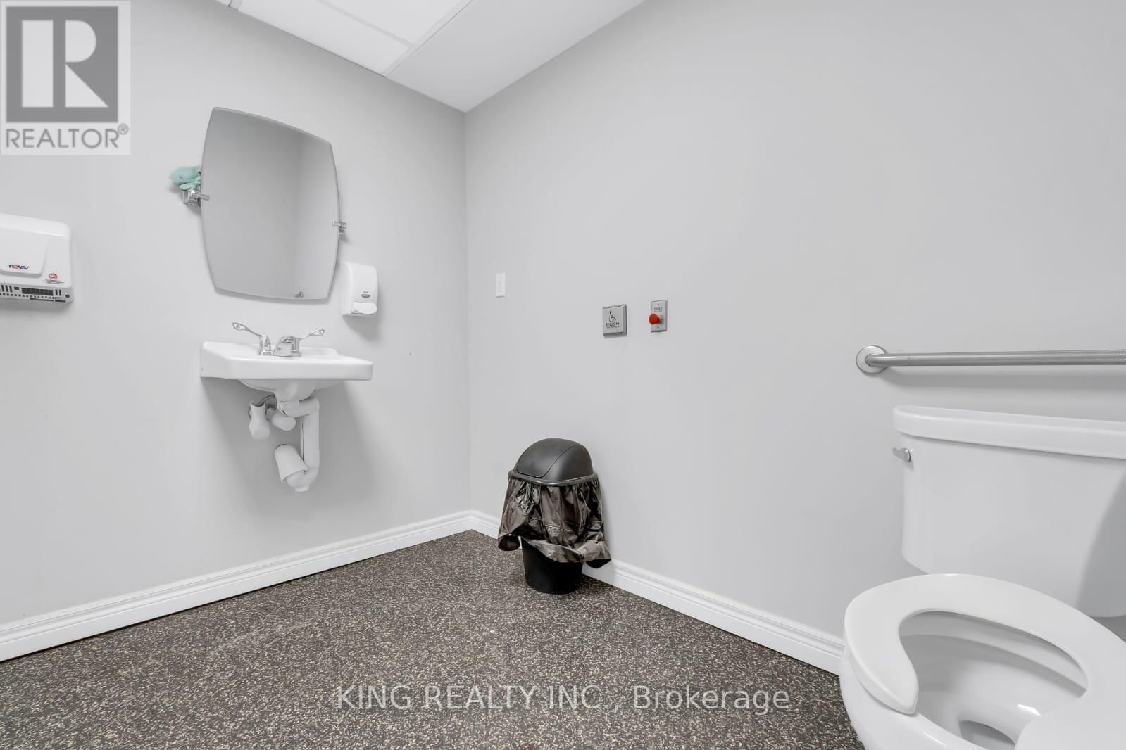 389 LYLE STREET Image 14