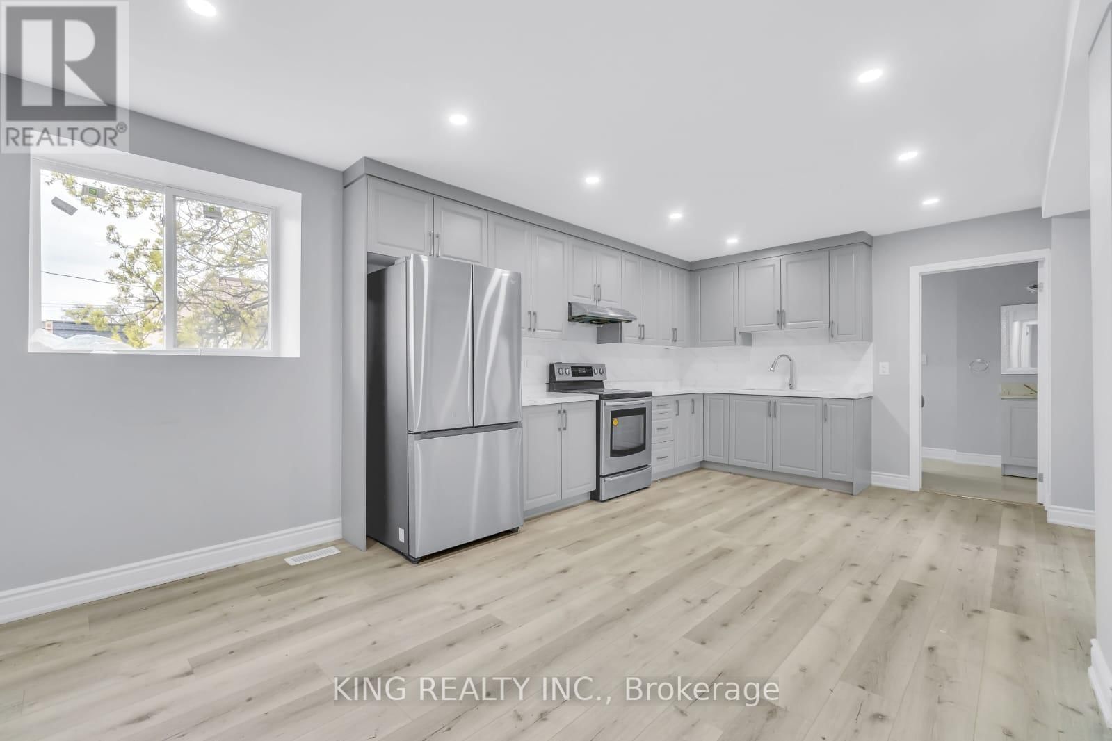 389 LYLE STREET Image 24