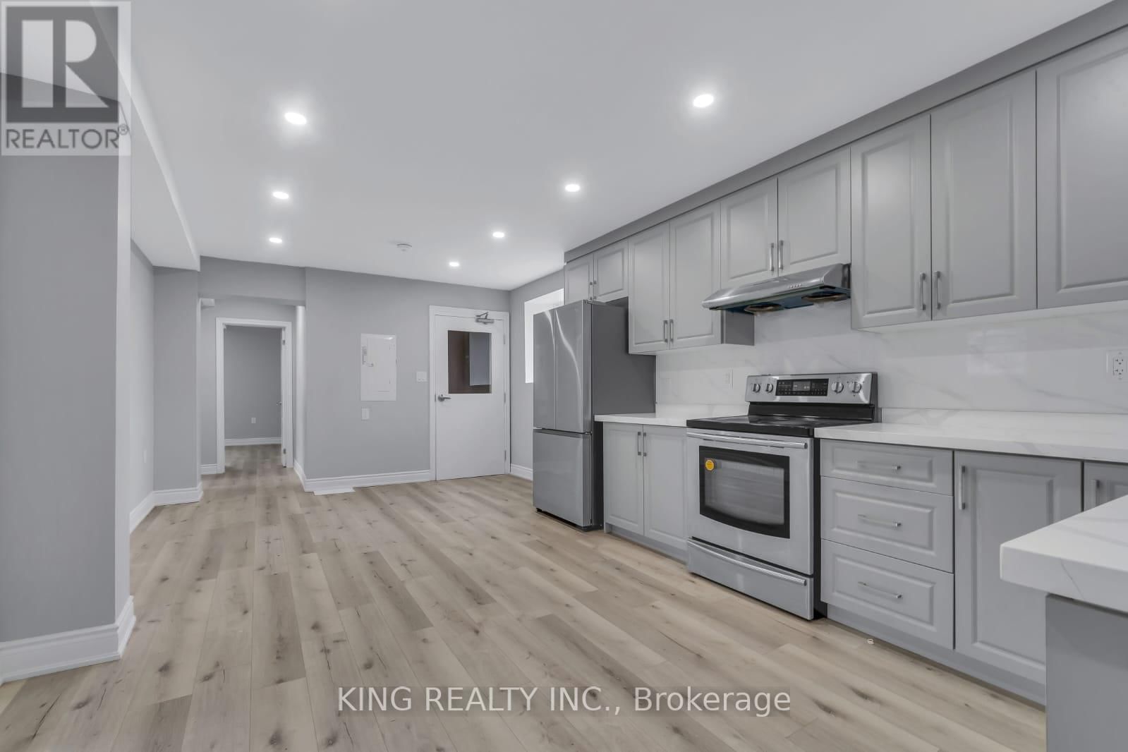 389 LYLE STREET Image 25