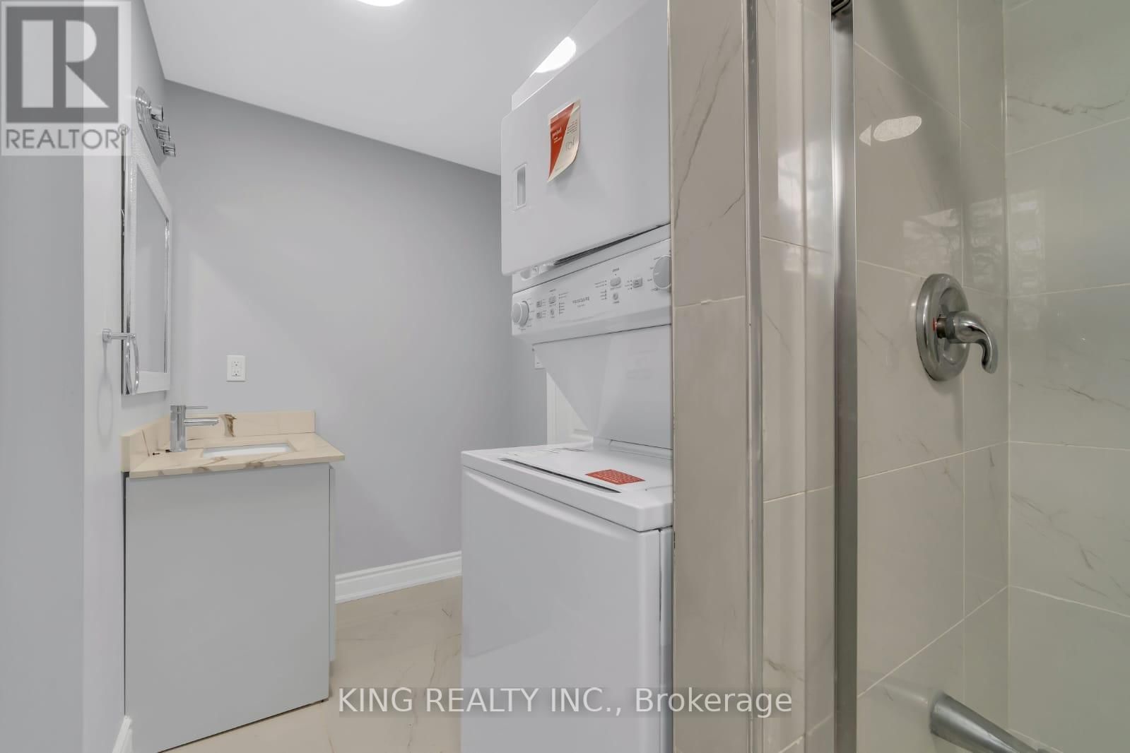 389 LYLE STREET Image 29