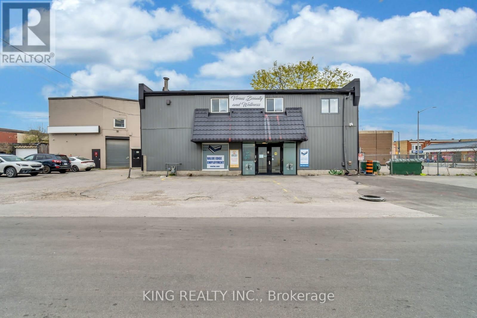 389 LYLE STREET Image 3