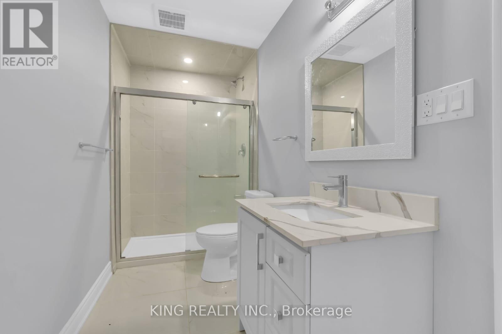 389 LYLE STREET Image 39