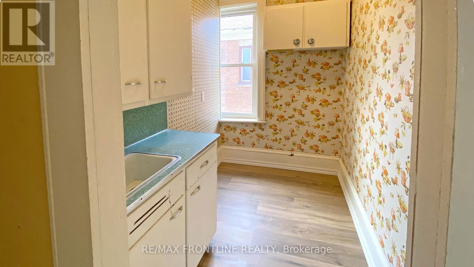 44 DRUMMOND STREET EAST Image 23
