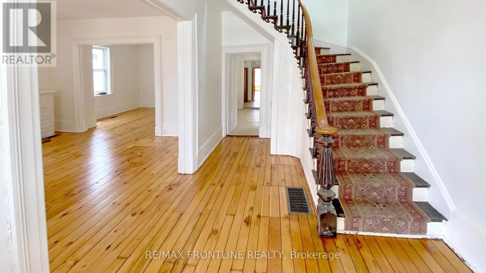 44 DRUMMOND STREET EAST Image 3