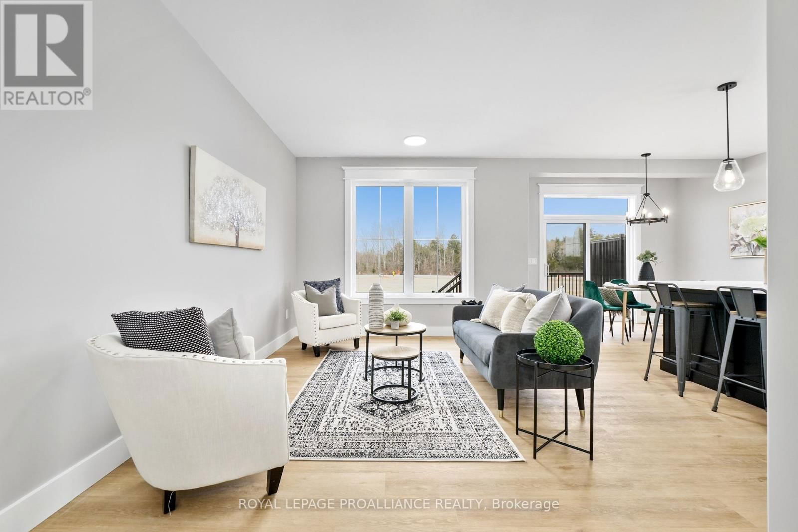 13 HOLLINGSWORTH STREET Image 10