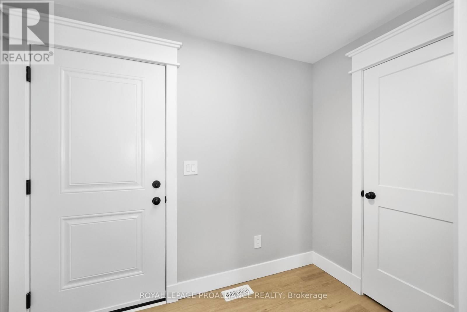 13 HOLLINGSWORTH STREET Image 12