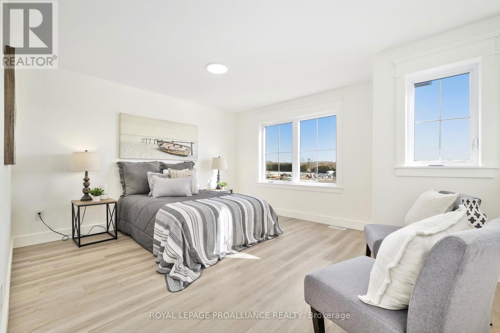 13 HOLLINGSWORTH STREET Image 15