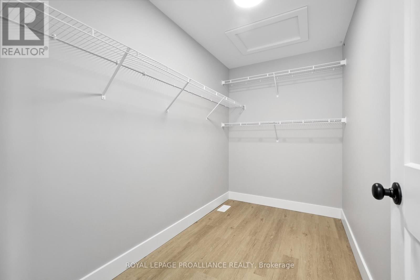 13 HOLLINGSWORTH STREET Image 16