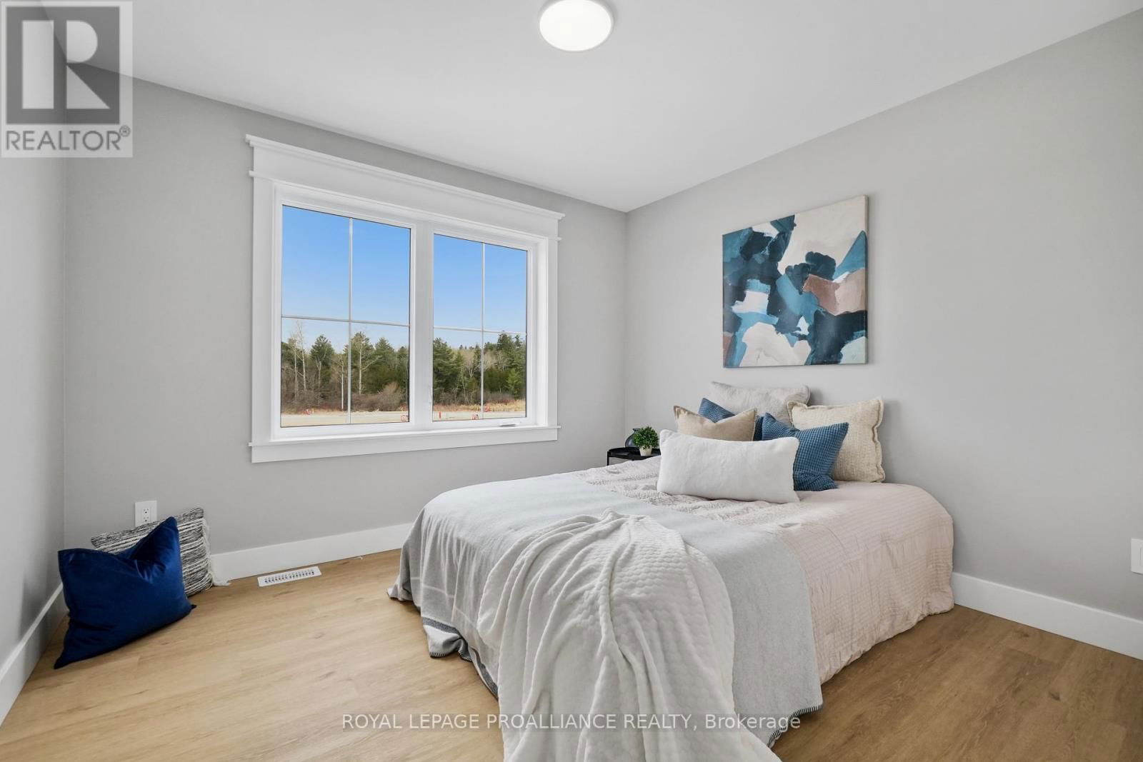 13 HOLLINGSWORTH STREET Image 20