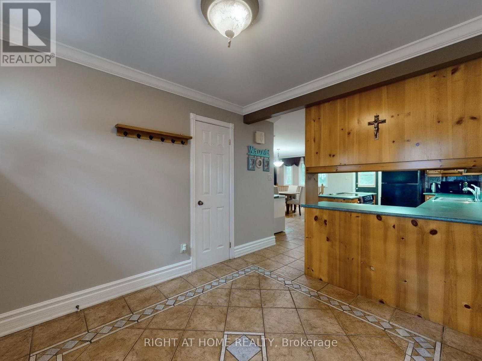 1 KENNETH AVENUE Image 24
