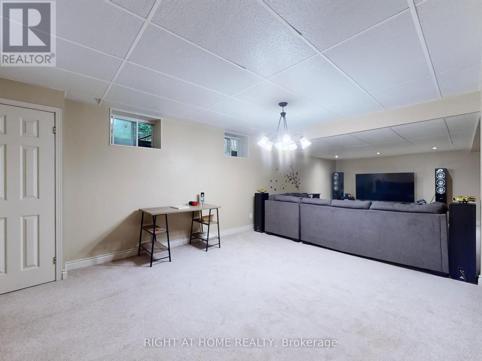 1 KENNETH AVENUE Image 30