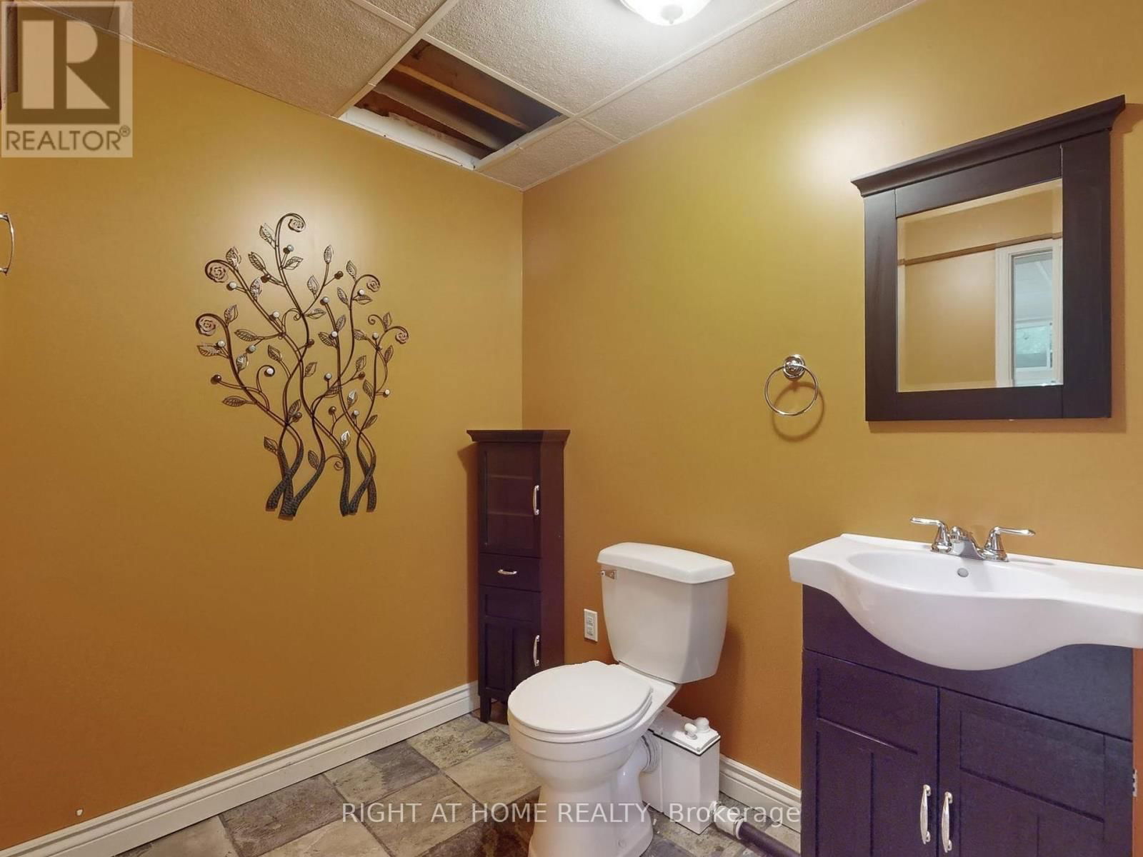 1 KENNETH AVENUE Image 34
