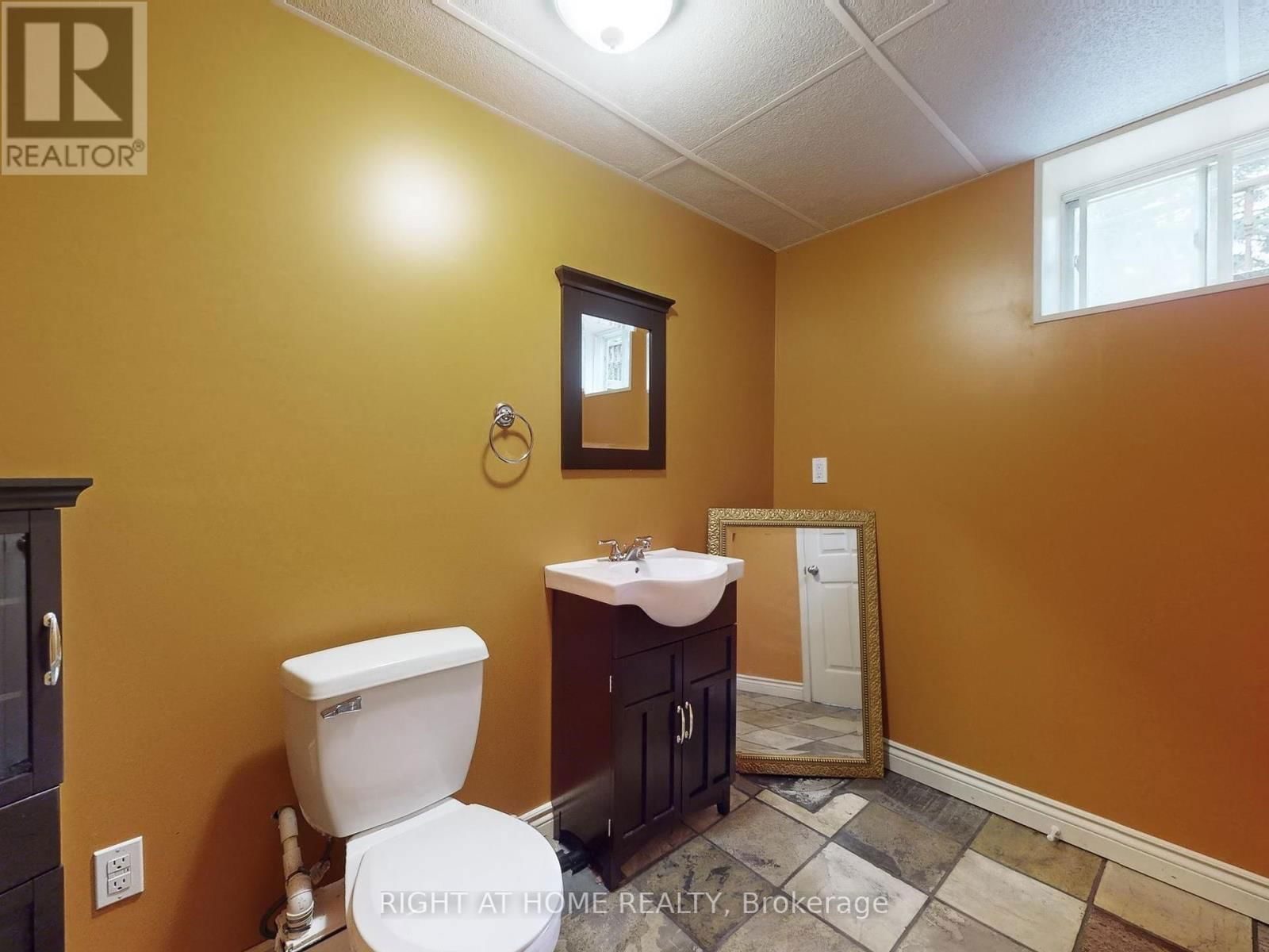 1 KENNETH AVENUE Image 35