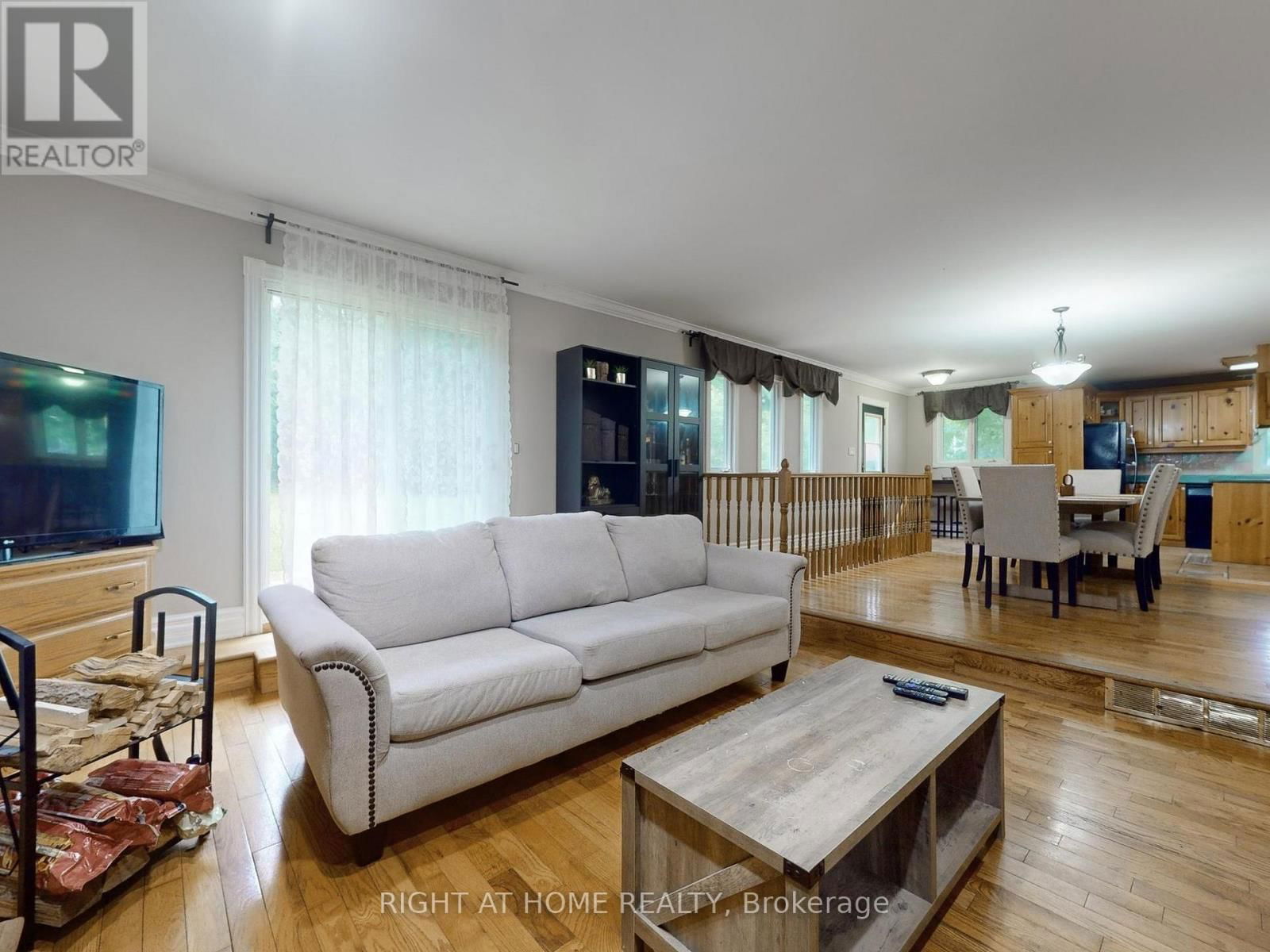 1 KENNETH AVENUE Image 7