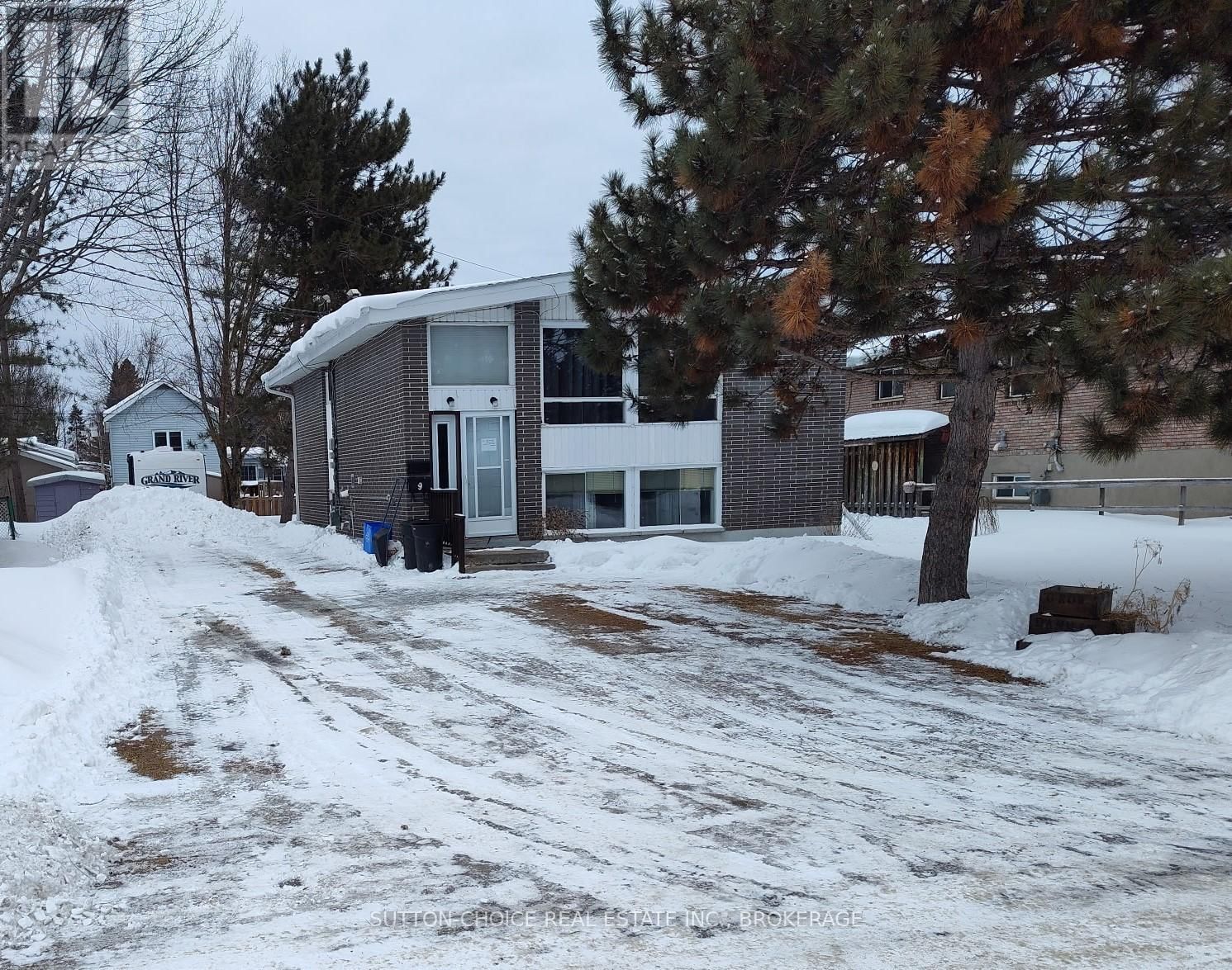 9 MILFORD CRESCENT Image 2