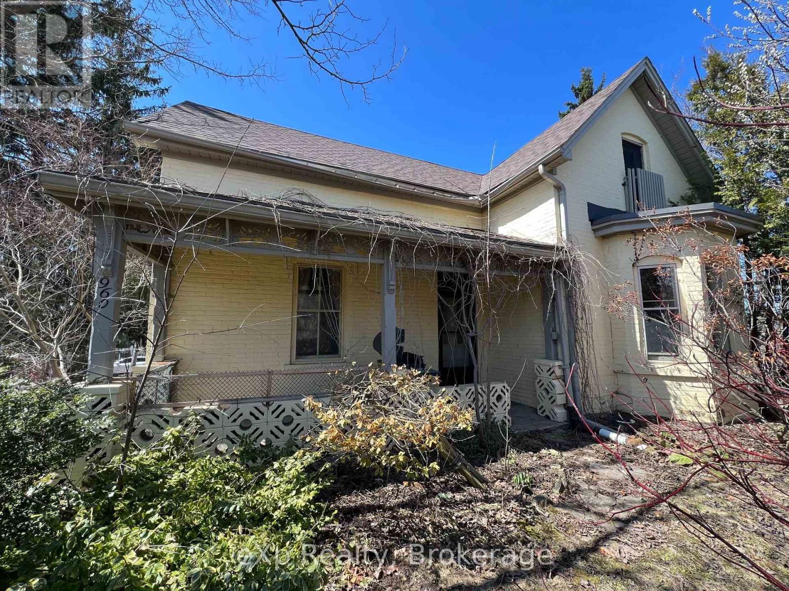 960 9TH AVENUE EAST Image 2