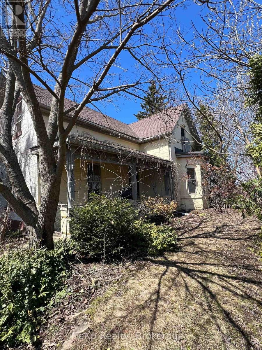 960 9TH AVENUE EAST Image 4