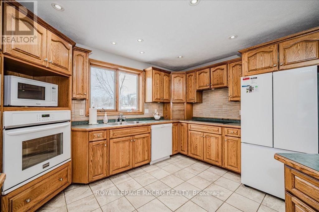 516 CONC 14 WALPOLE ROAD Image 18