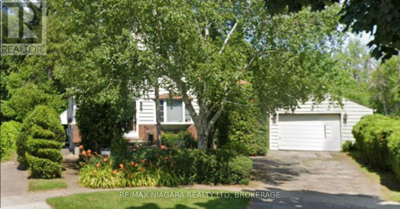5590 GLAMIS CRESCENT Image 1