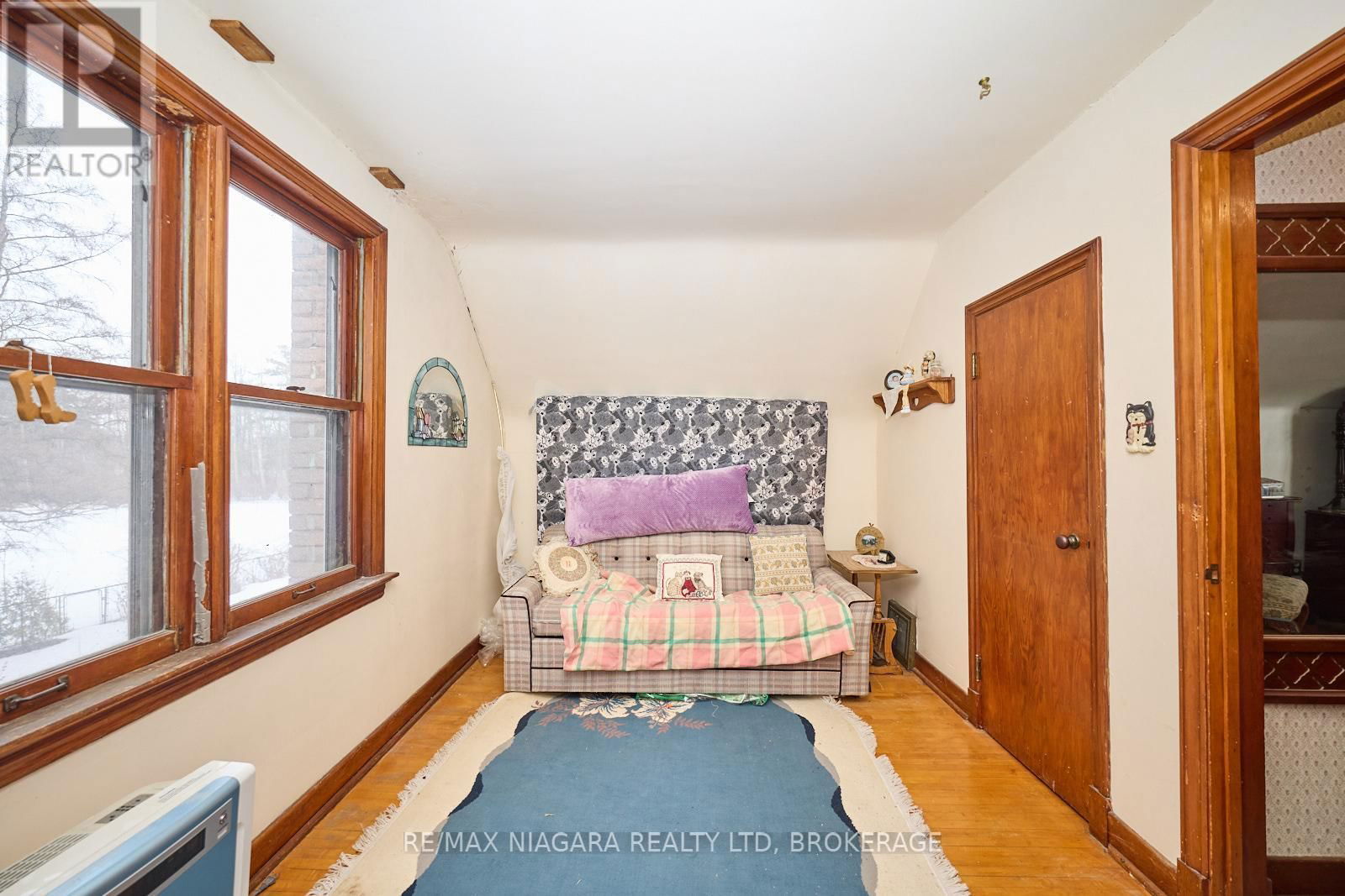 5590 GLAMIS CRESCENT Image 11