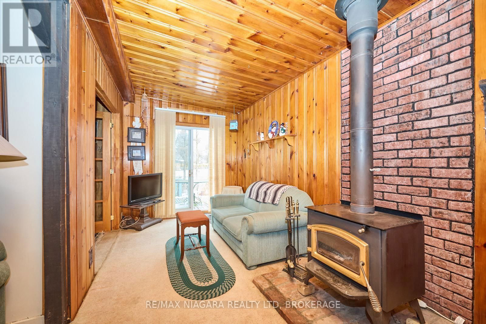 5590 GLAMIS CRESCENT Image 3