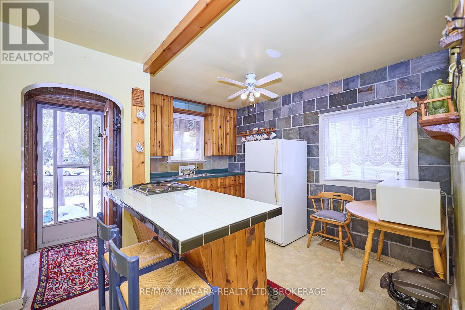 5590 GLAMIS CRESCENT Image 6
