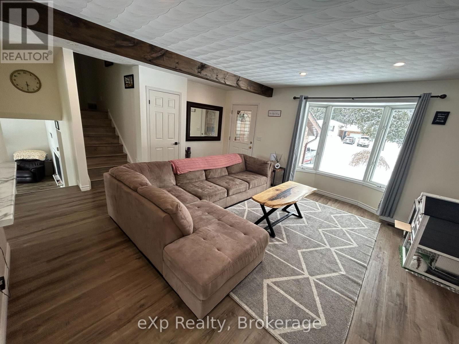 6 BILL STREET Image 9