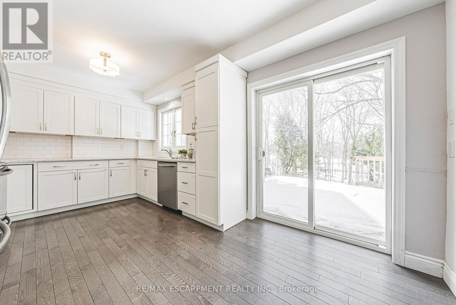 34 CHEDOKE AVENUE Image 11