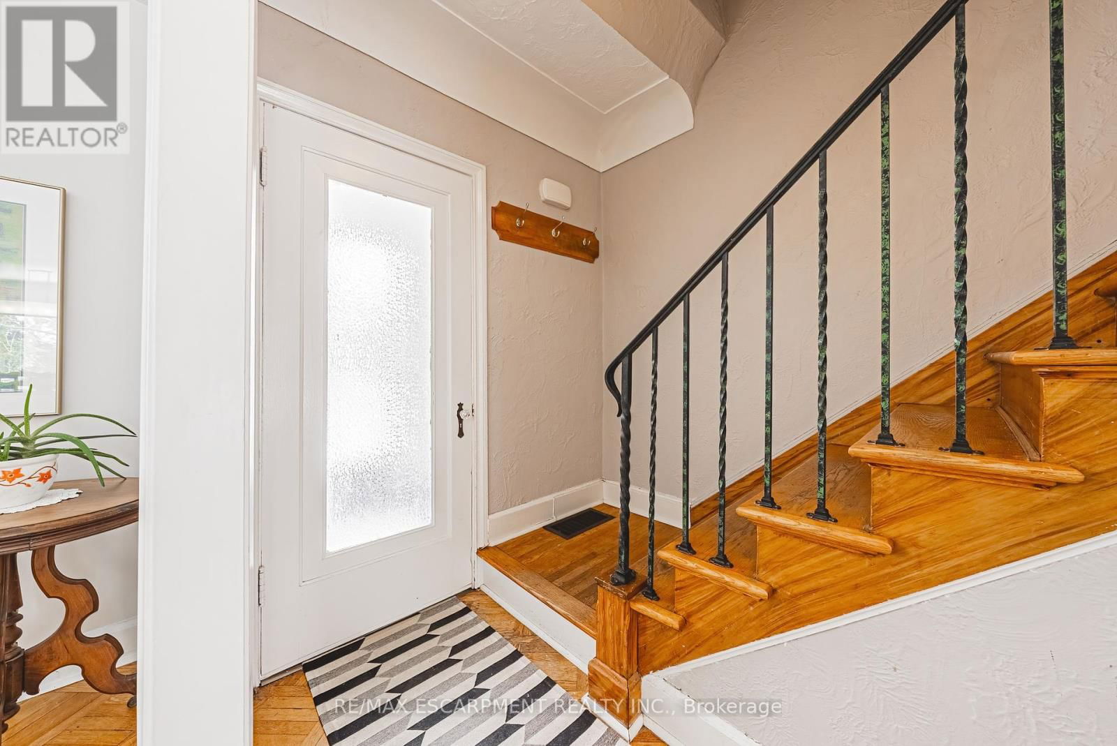34 CHEDOKE AVENUE Image 16