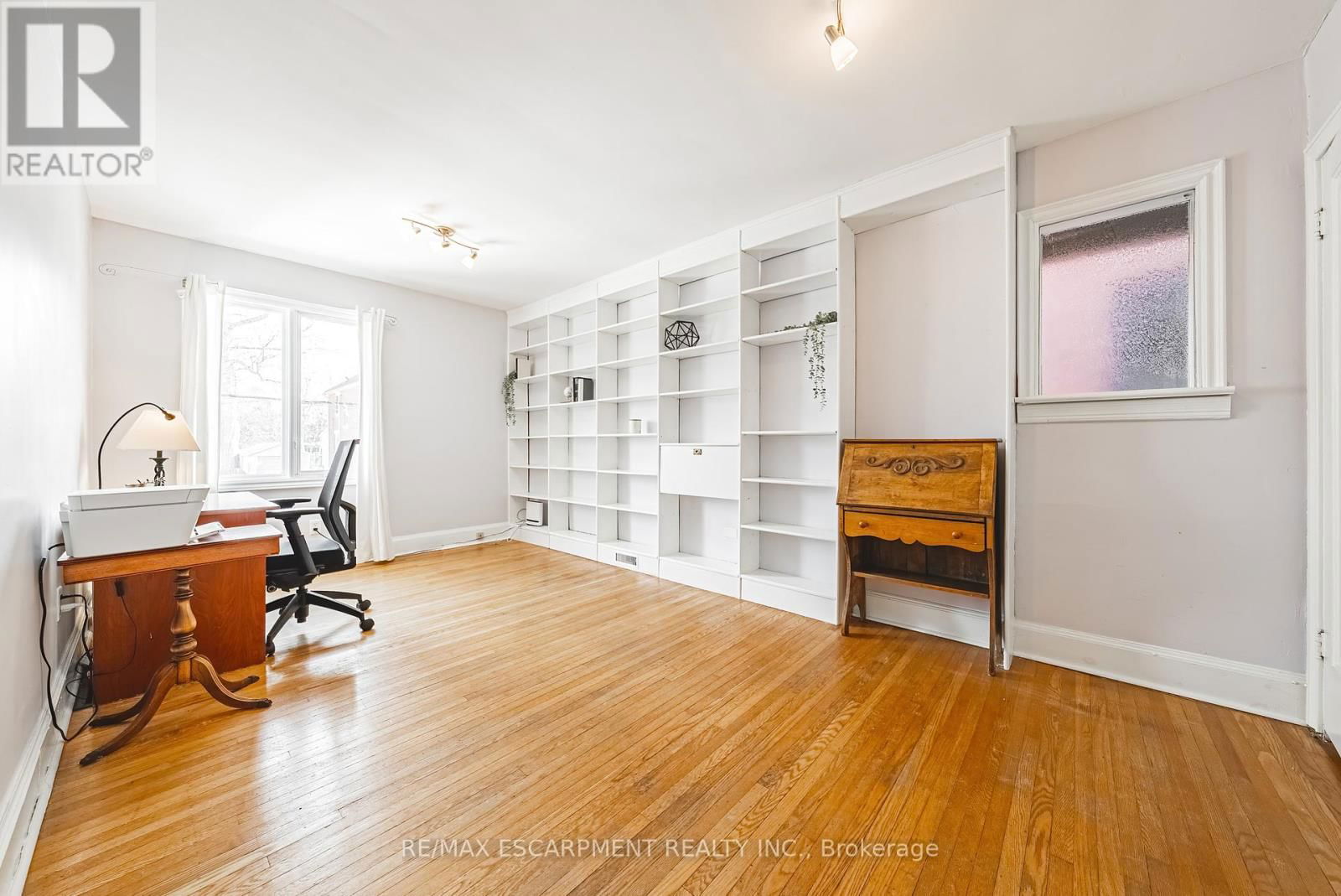 34 CHEDOKE AVENUE Image 24