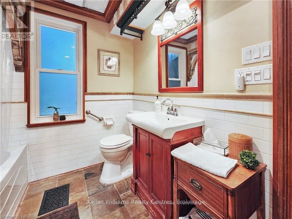 220 MARSH STREET Image 17