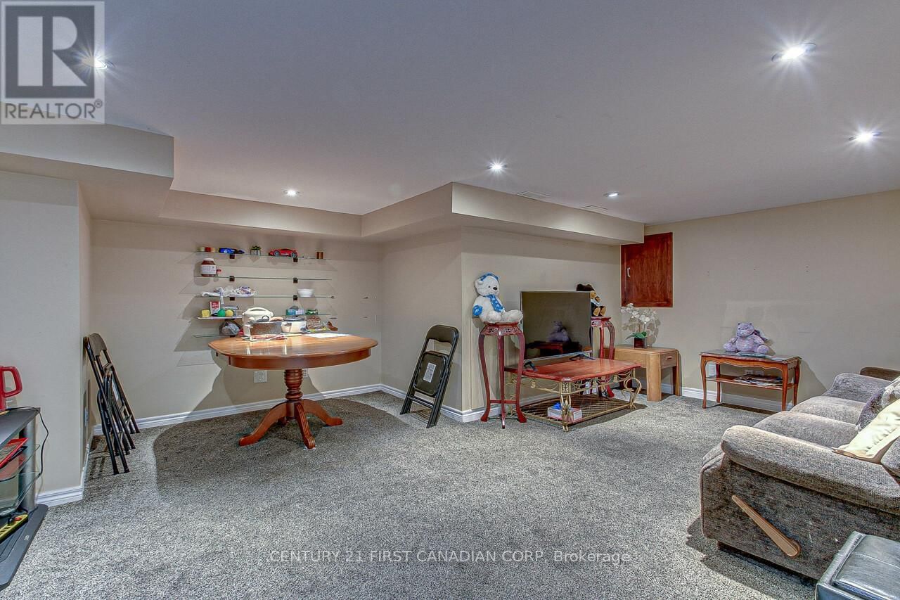 1891 PARKHURST AVENUE Image 12