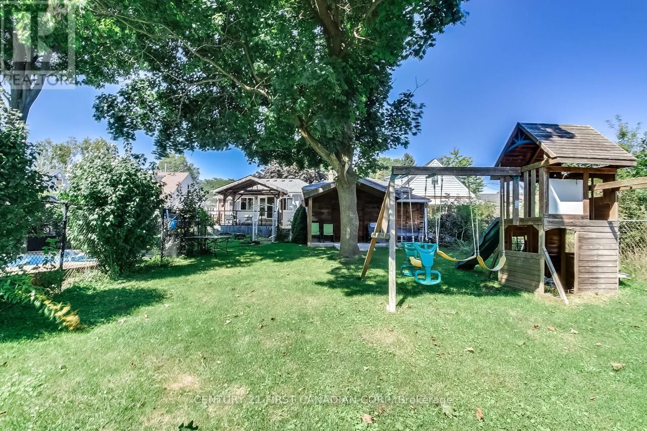 1891 PARKHURST AVENUE Image 21