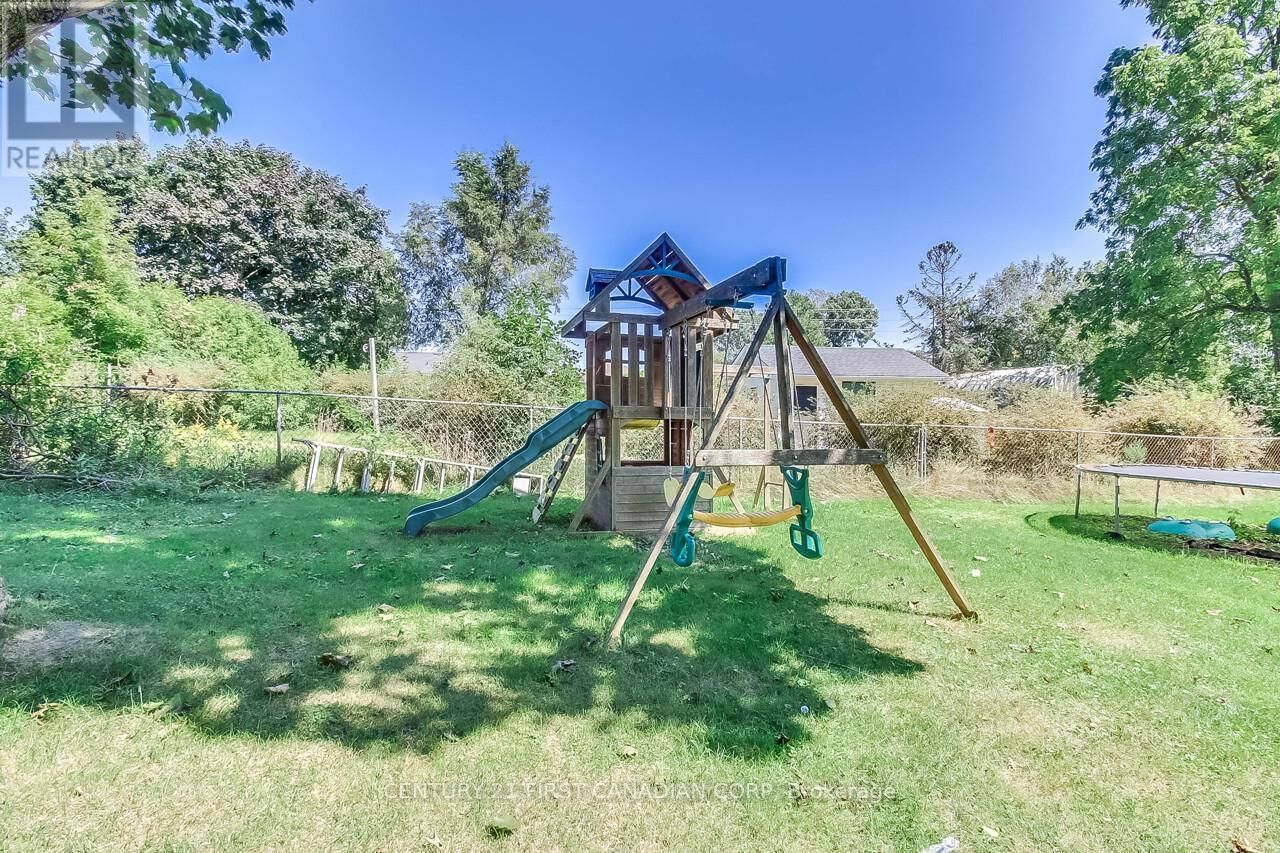 1891 PARKHURST AVENUE Image 23
