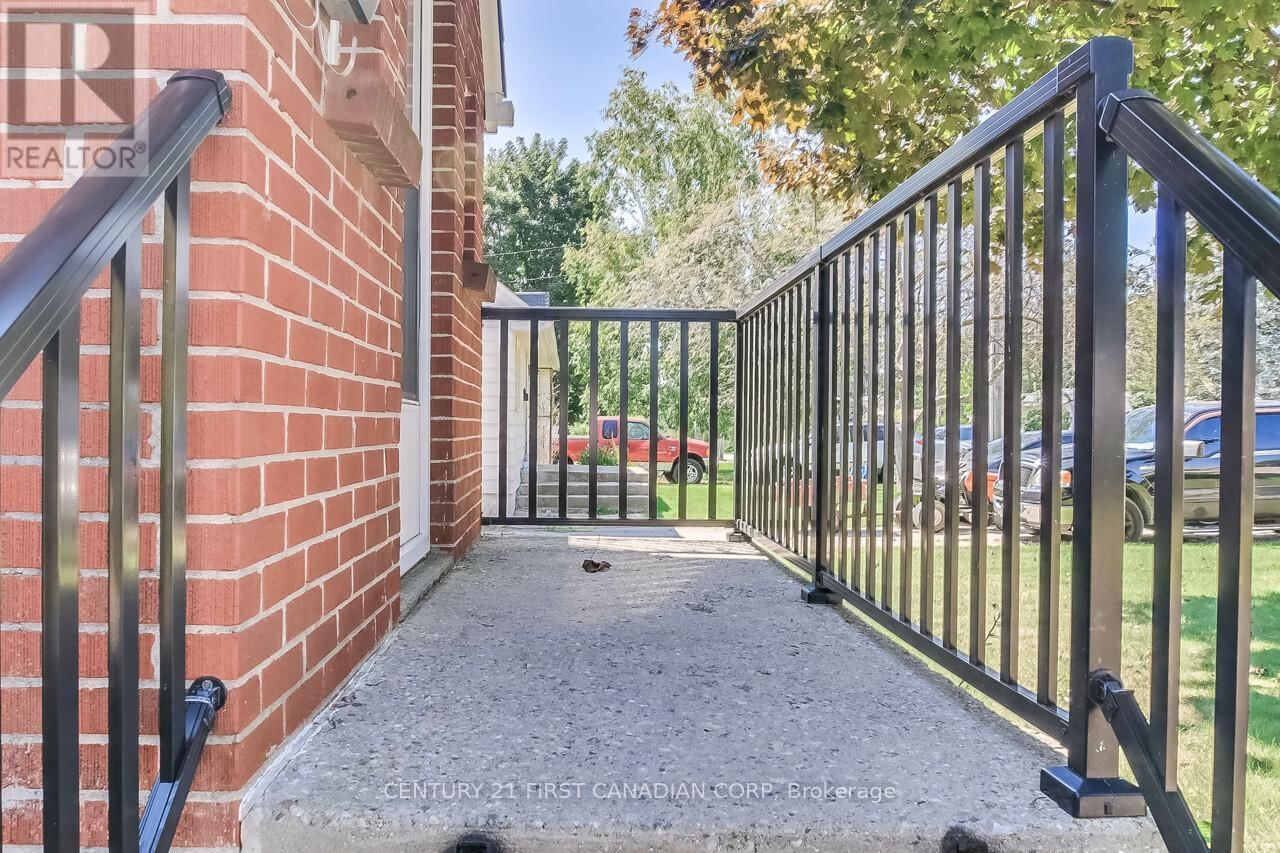 1891 PARKHURST AVENUE Image 3
