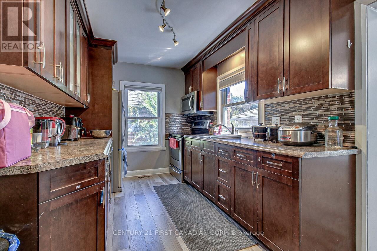 1891 PARKHURST AVENUE Image 7