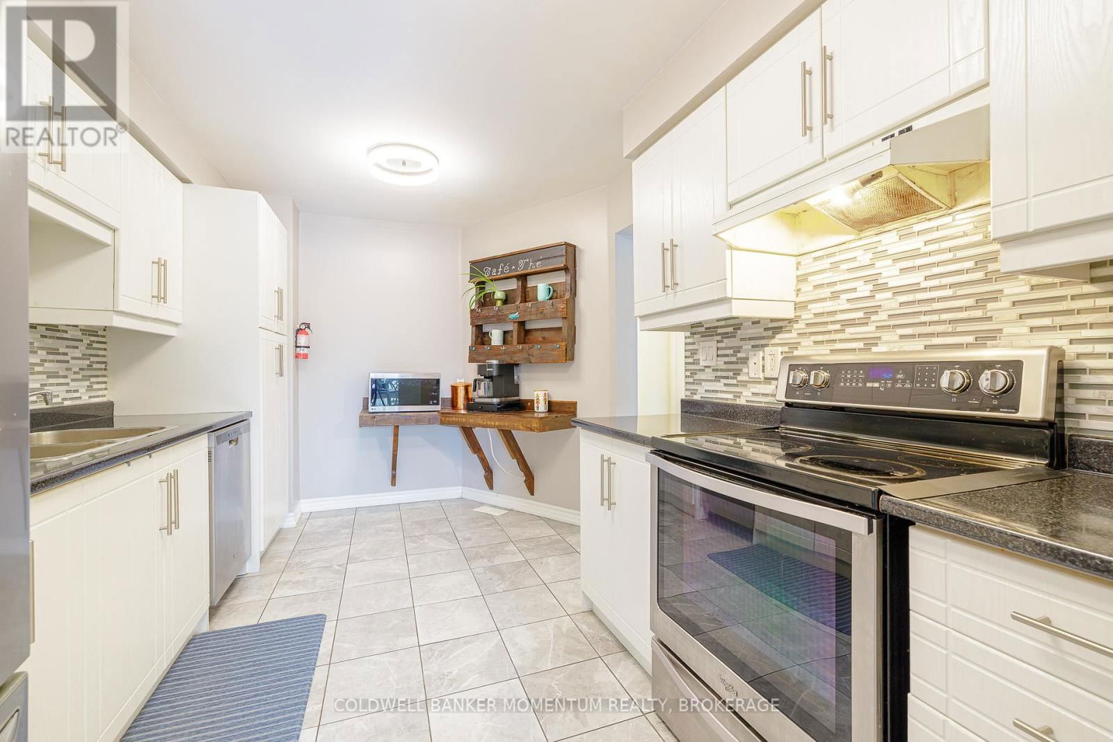 6 RANNIE COURT Image 12