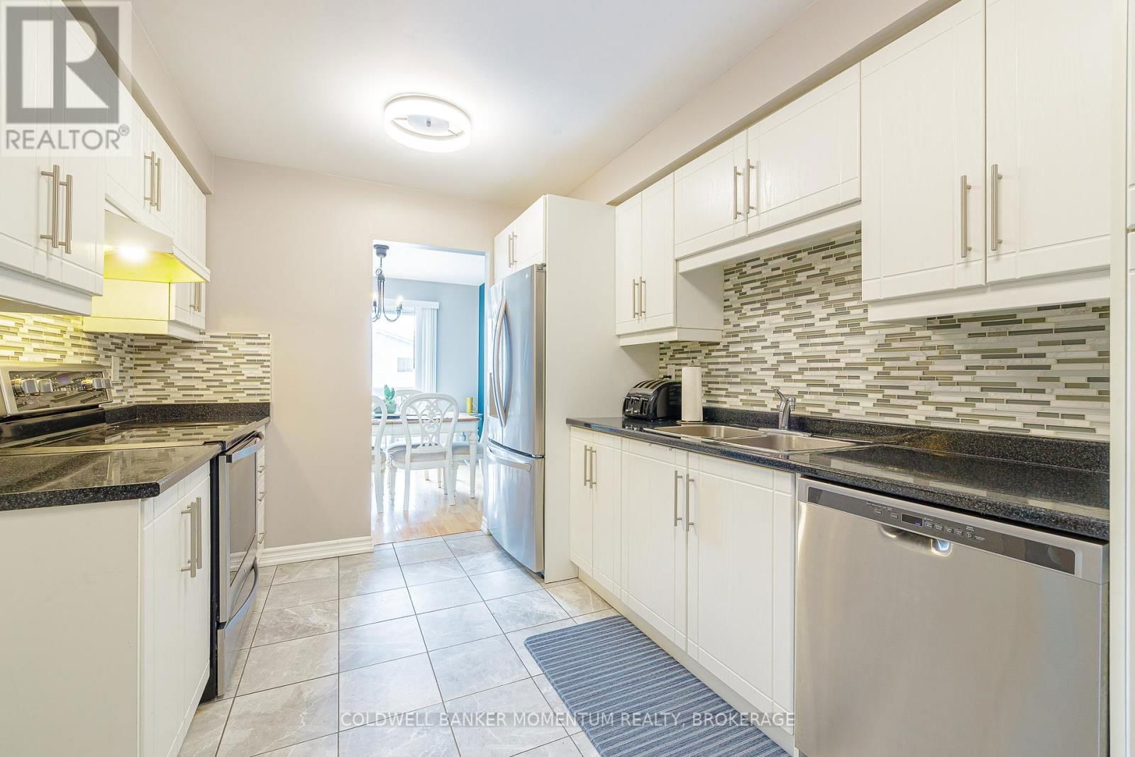 6 RANNIE COURT Image 14