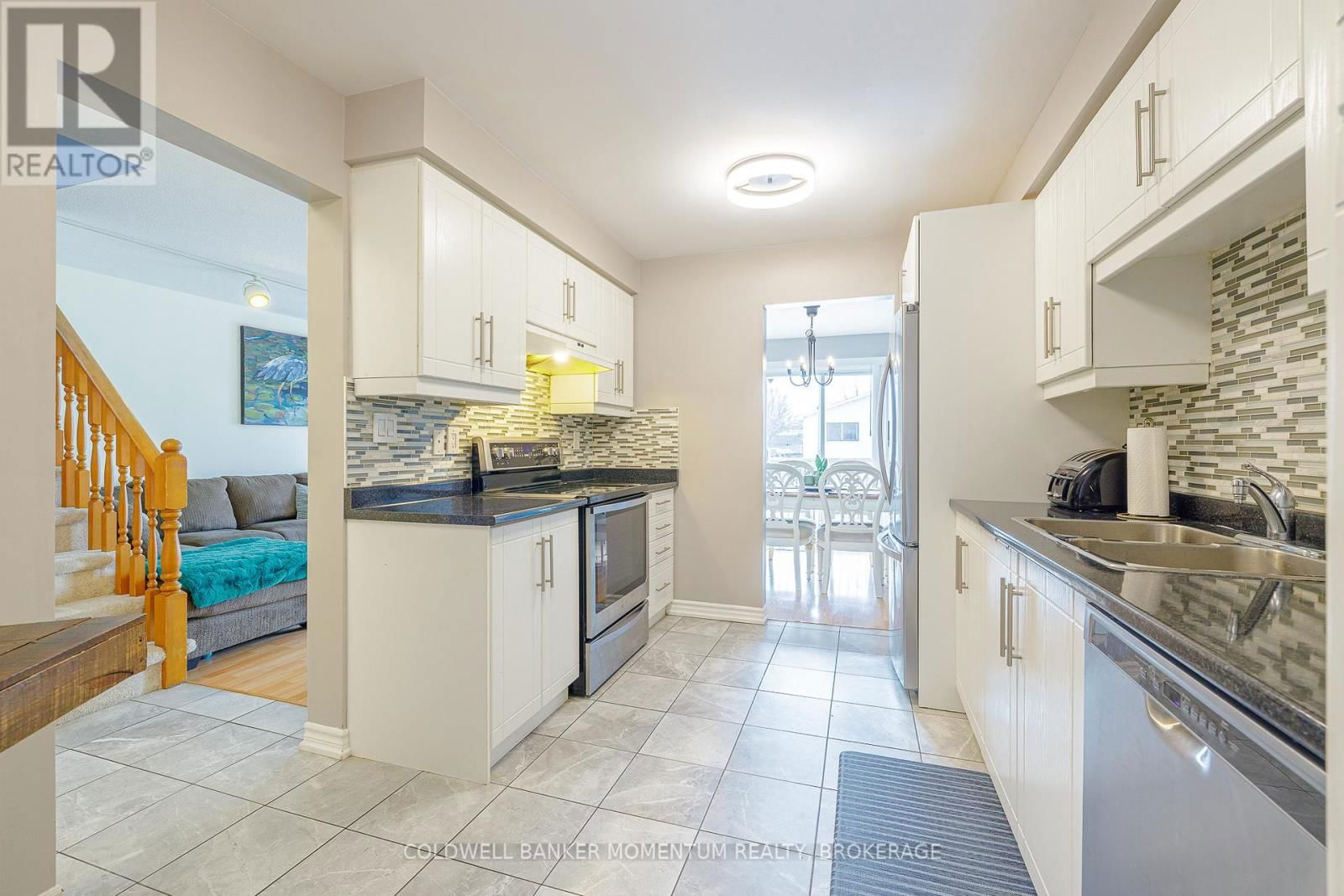 6 RANNIE COURT Image 15