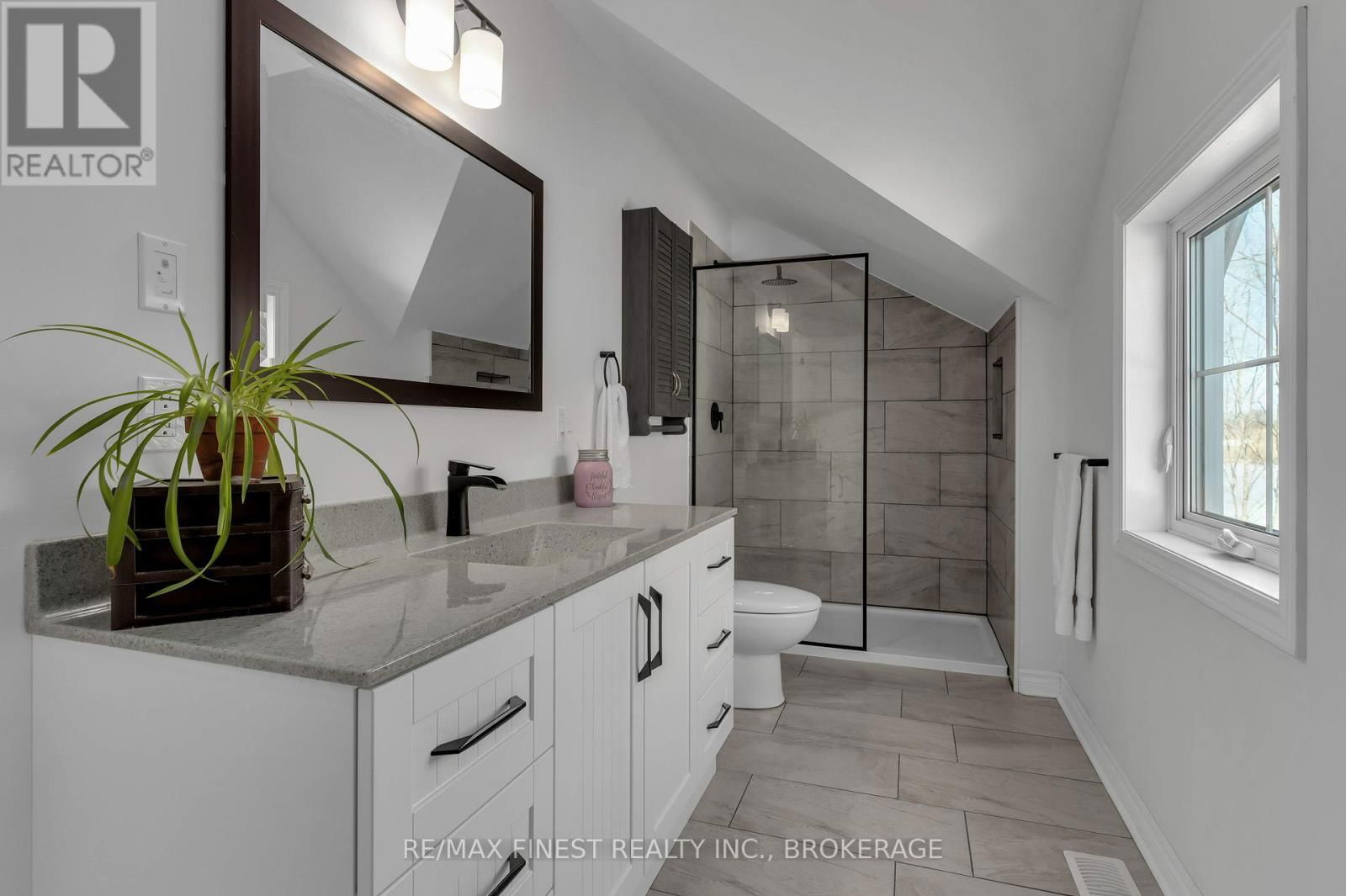 3855 HIDEAWAY LANE Image 32