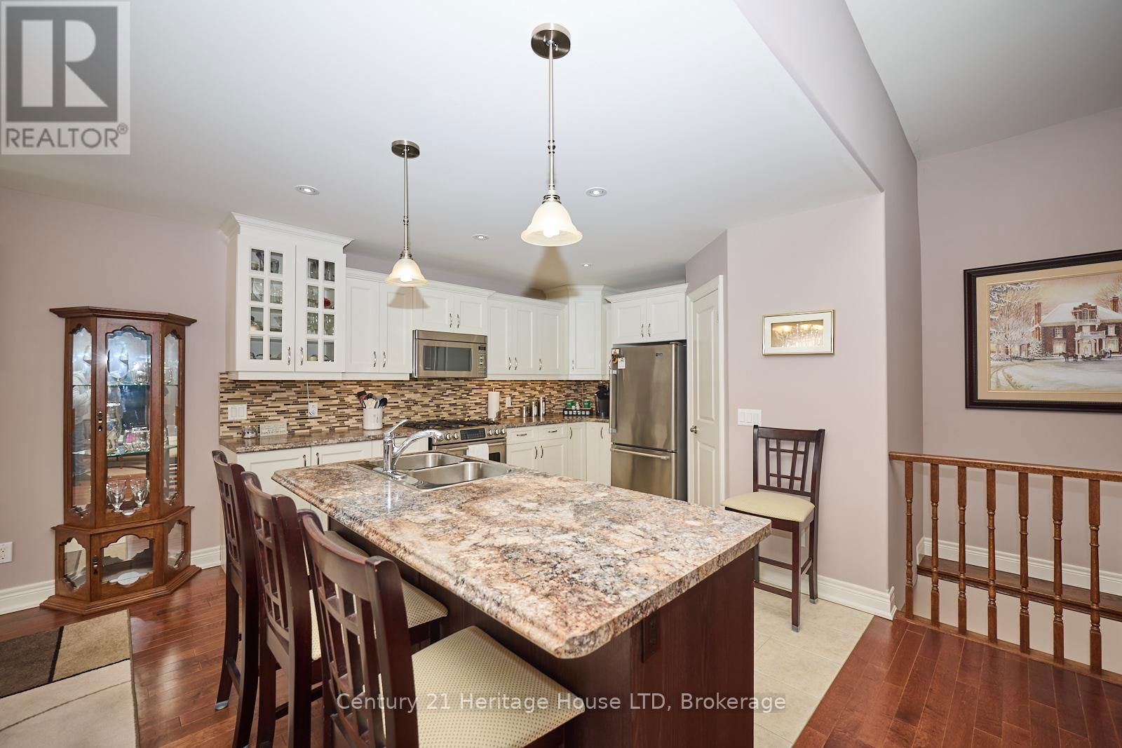3281 CHARLESTON DRIVE Image 10
