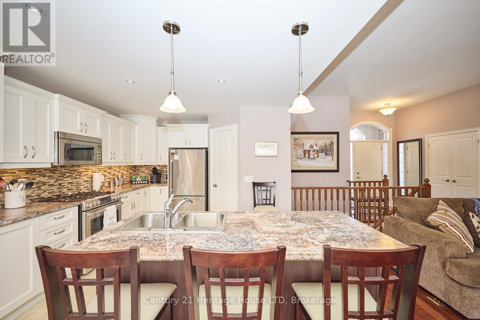 3281 CHARLESTON DRIVE Image 12