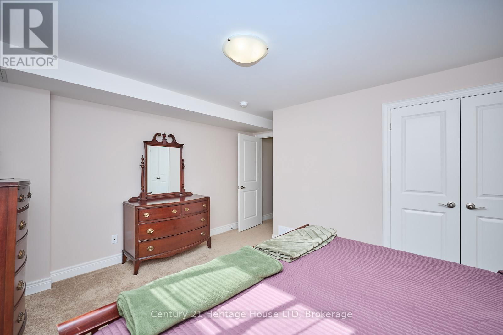 3281 CHARLESTON DRIVE Image 28