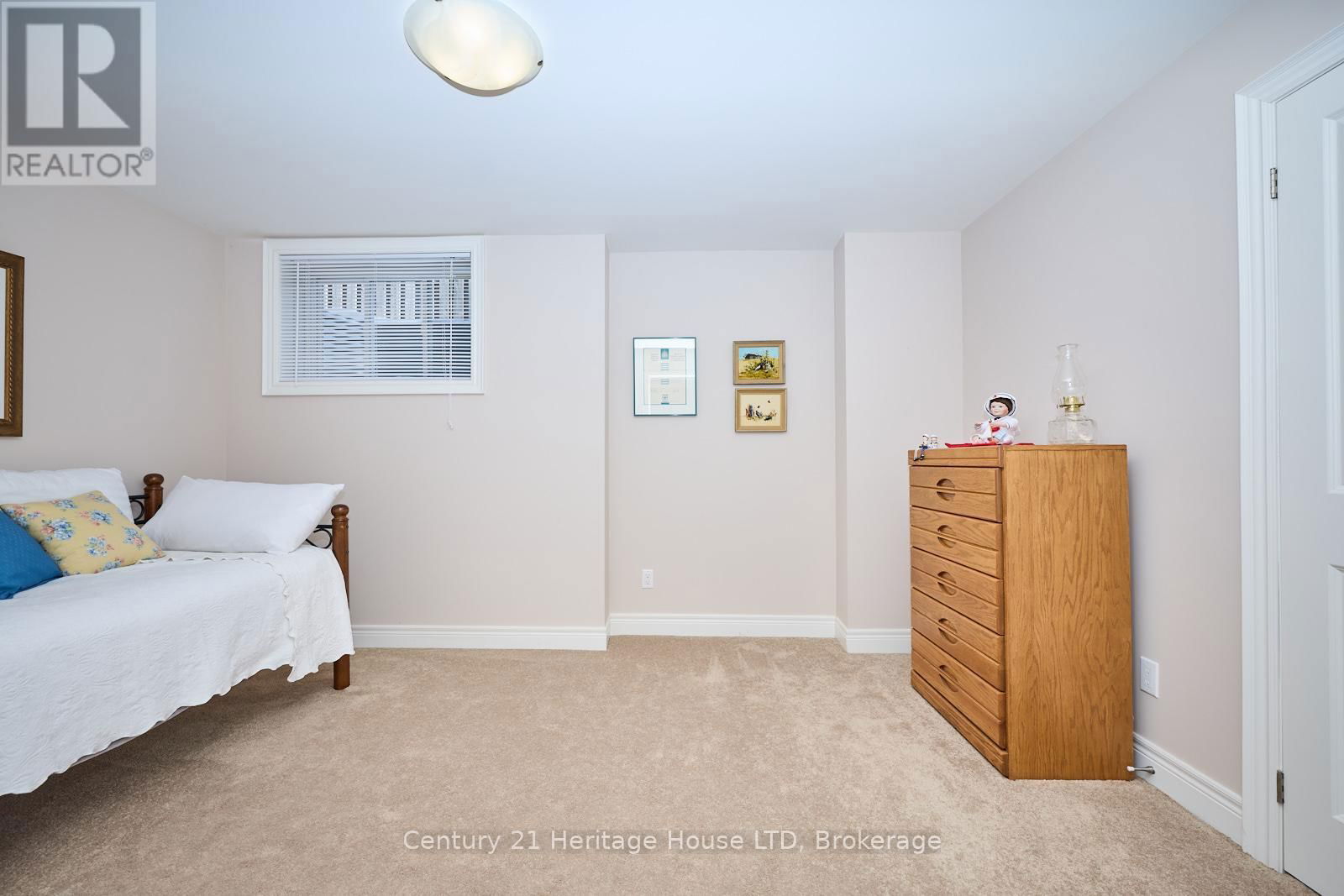3281 CHARLESTON DRIVE Image 32