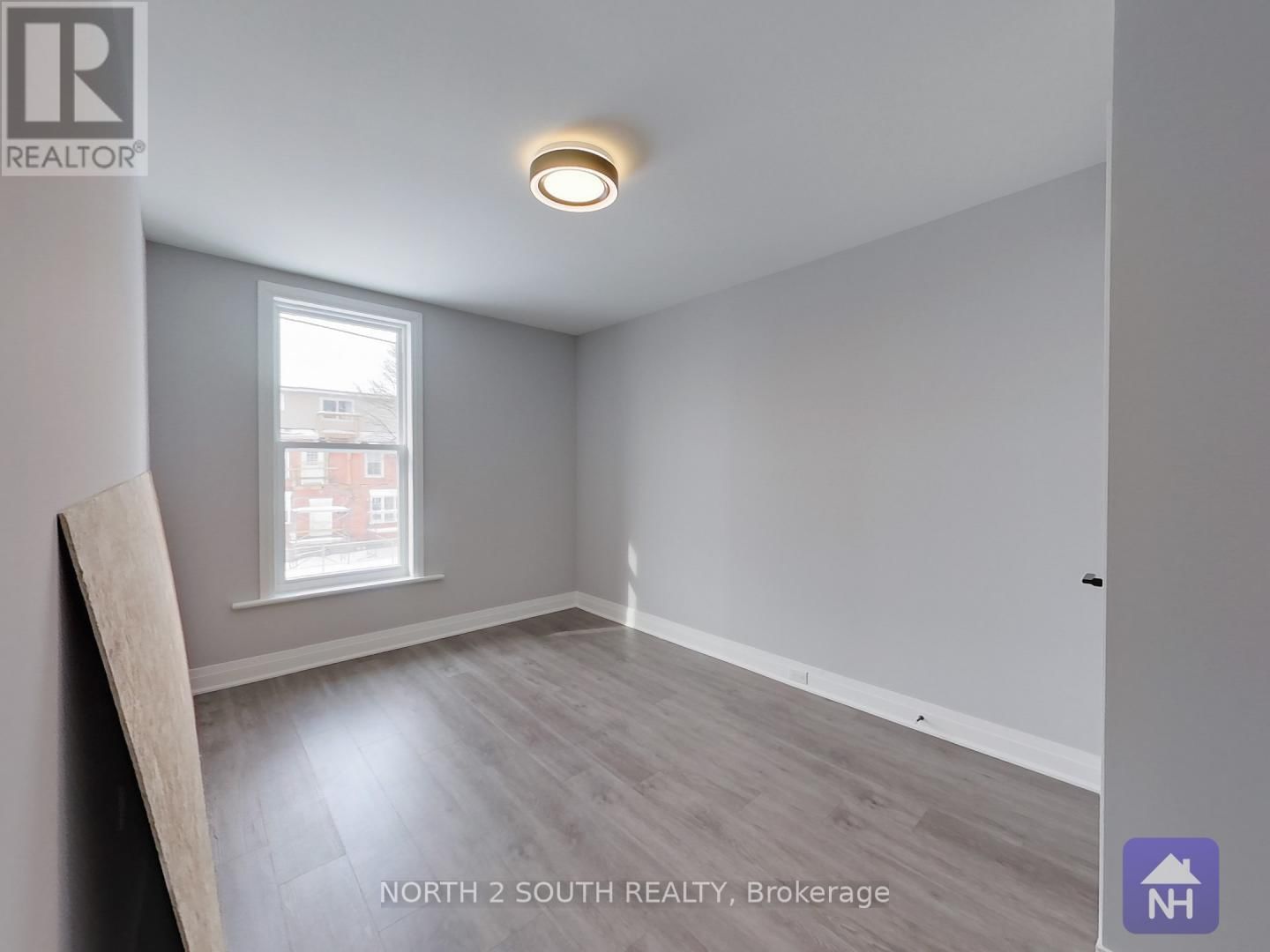 190 STEWART STREET Image 14