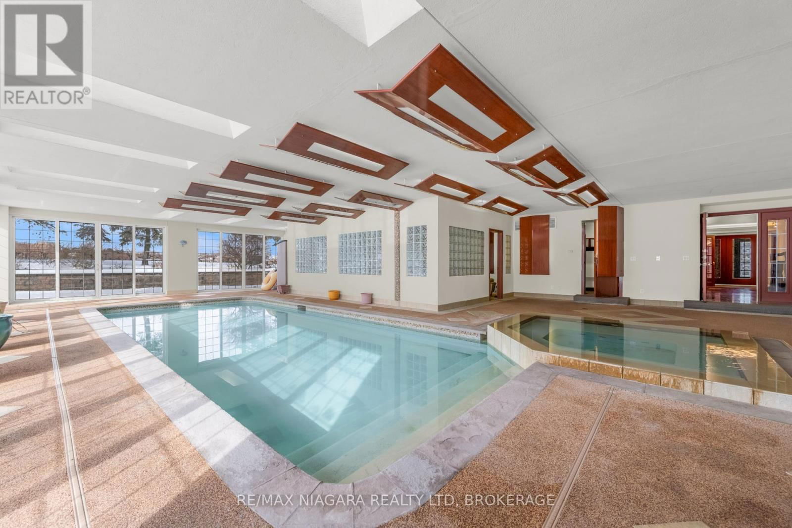 4850 HILLSIDE DRIVE Image 16