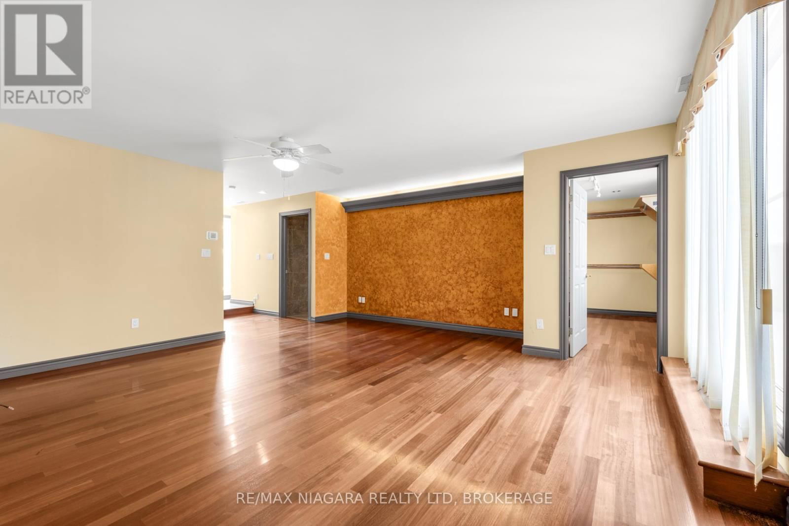 4850 HILLSIDE DRIVE Image 22