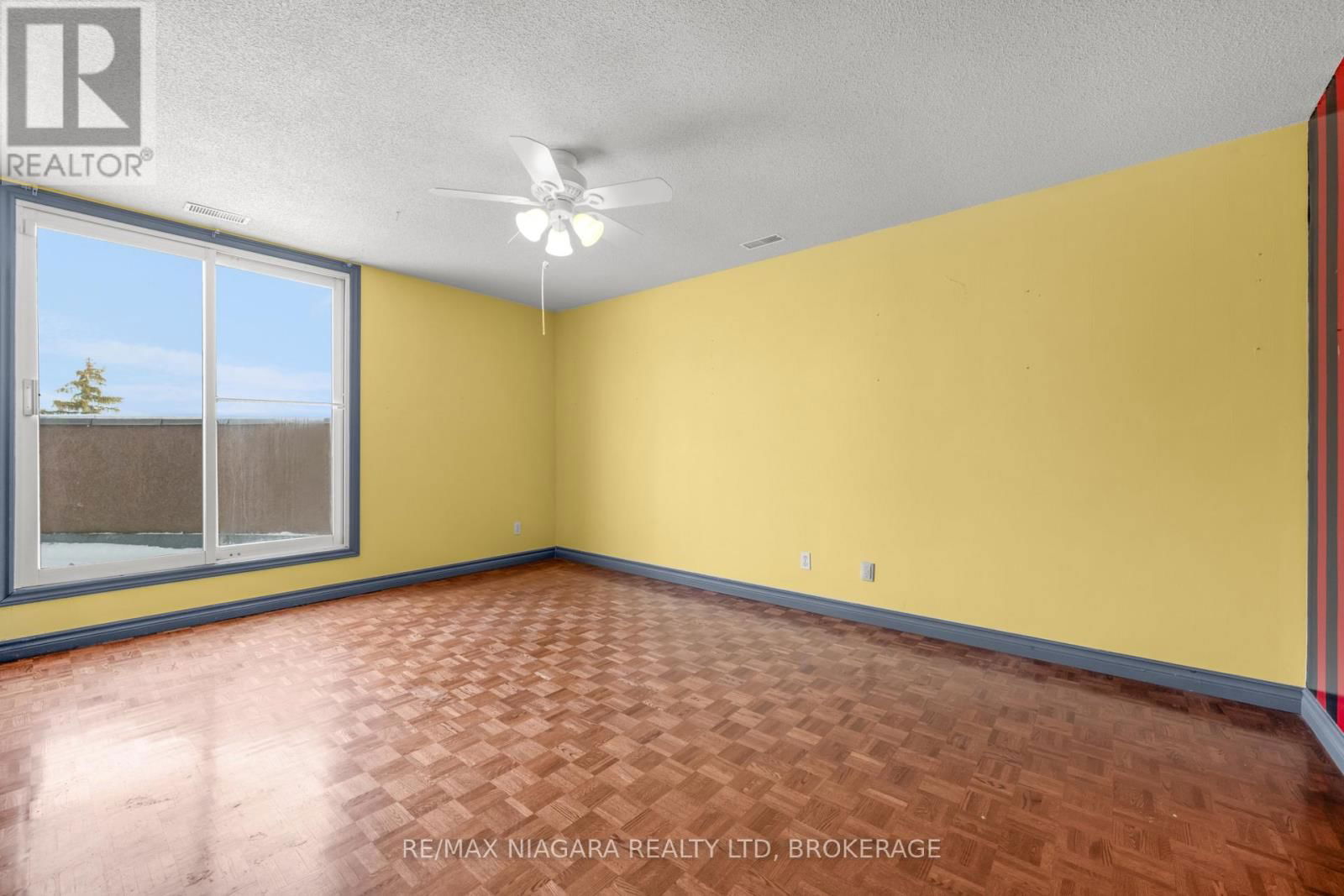 4850 HILLSIDE DRIVE Image 26