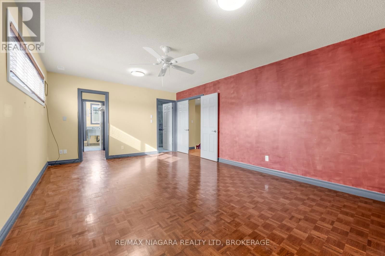 4850 HILLSIDE DRIVE Image 30