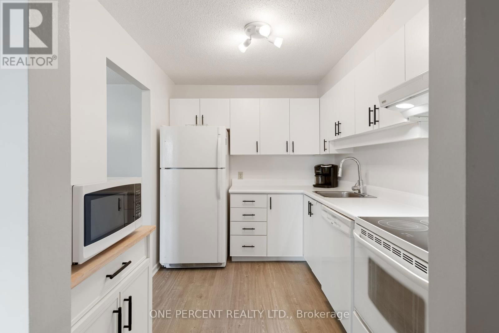 502 - 309 CUMBERLAND STREET Image 11
